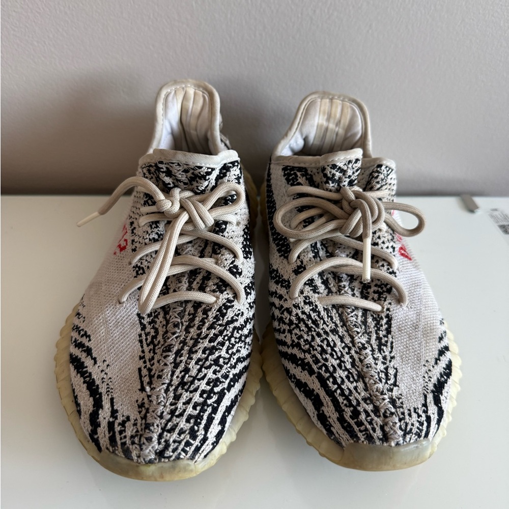 Yeezy Zebra size men’s 6 - women 7